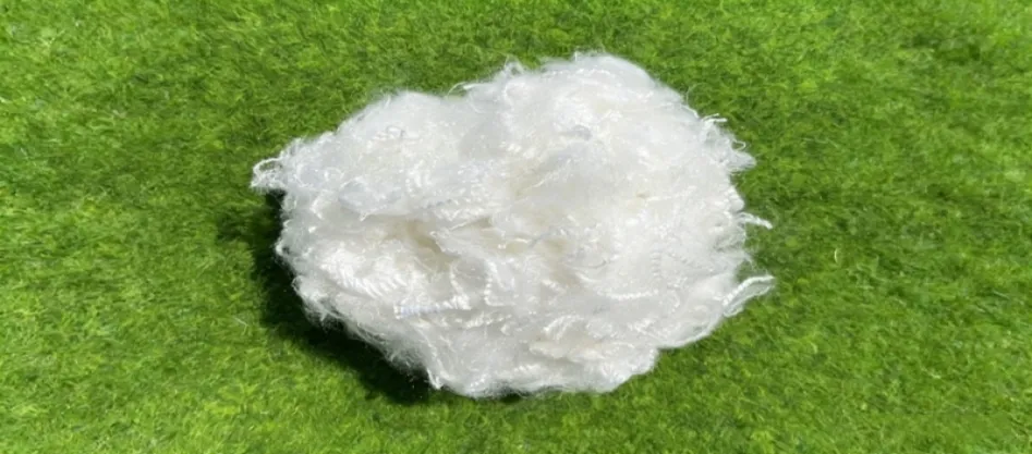 폴리에스터는 천연 섬유인가요?